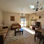 Central Apartment * Tirana